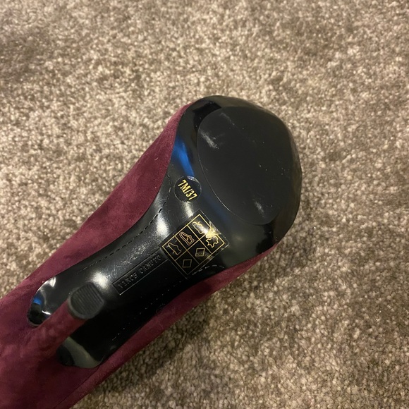 Shoes - Picture 3 of 4